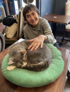 3 Juana et un chat