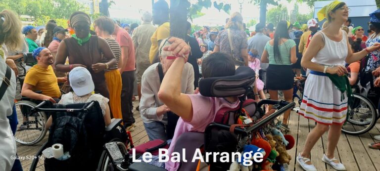 7 Bal arrangé plan large - titre